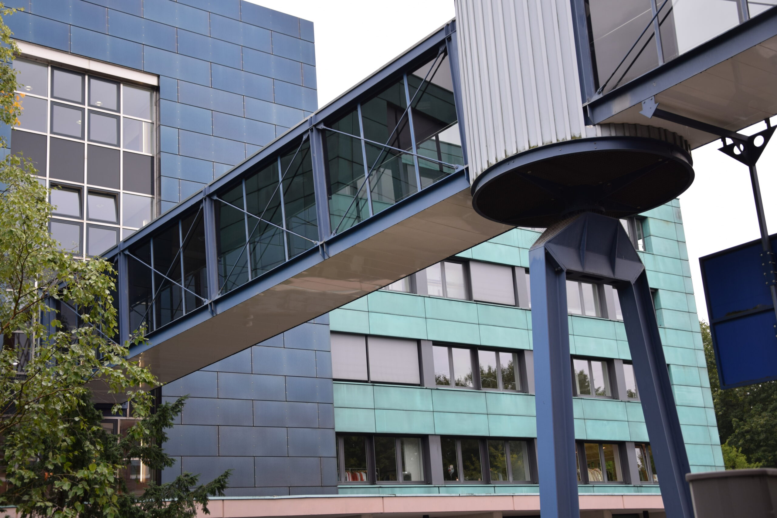 The Art of Drawing Readers In: Your attractive post title goes here